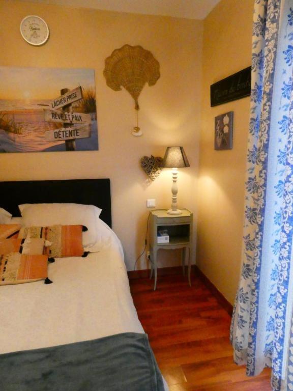 Chambre Le Mas D'Adelice Taulignan Bagian luar foto