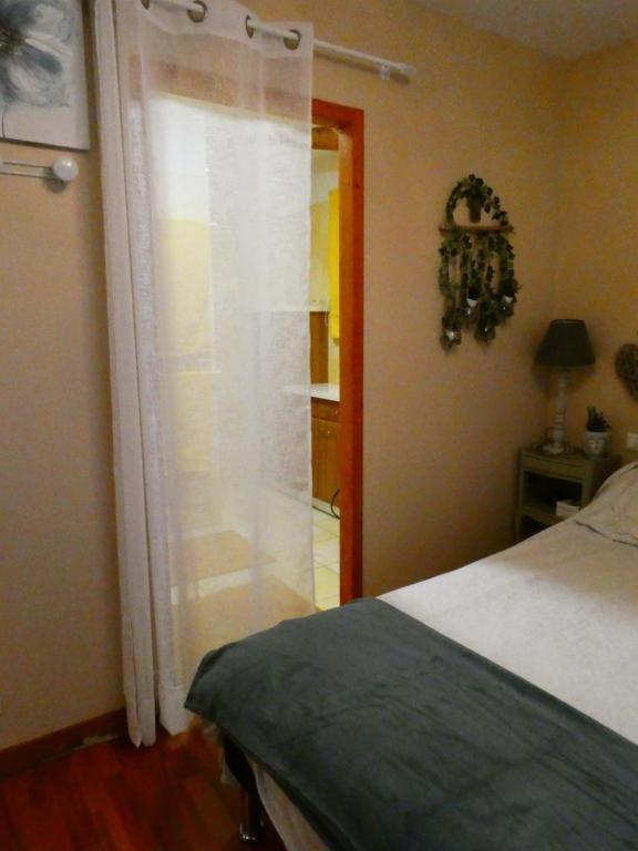 Chambre Le Mas D'Adelice Taulignan Bagian luar foto