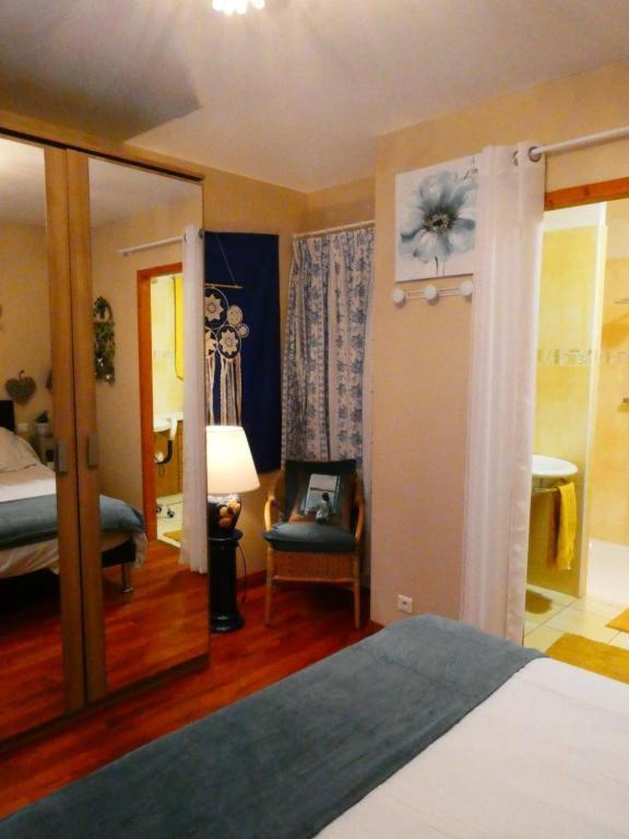 Chambre Le Mas D'Adelice Taulignan Bagian luar foto